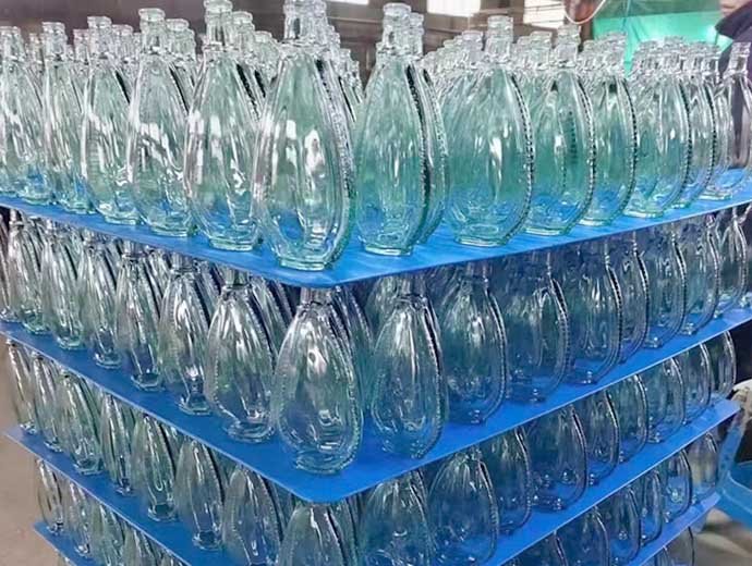 中空板封边瓶托-1